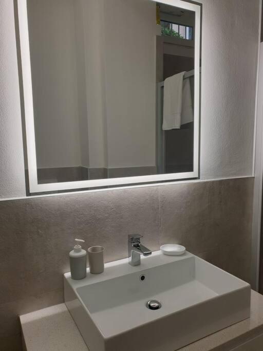 Dimora Di Privacy Fronte Parco E Ospedale Di Monza Apartamento Lissone Exterior foto